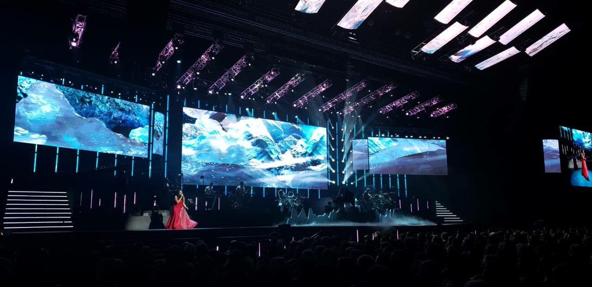 AfrIsGroot's tweet photo. Die pragtige @ririnel se item lyk soos iets vanuit 'n sprokiesverhaal en konsertgangers kan hul oΓ« nie van haar afhaal nie.
Kapenaars, julle gaan moet wikkel want kaartjies is byna uitverkoop. As jy nie wil uitmis, klik hier: https://t.co/1gbtG73Ql1.
#AiGPta2018 #AiG2018 https://t.co/a7DwBNg3oY