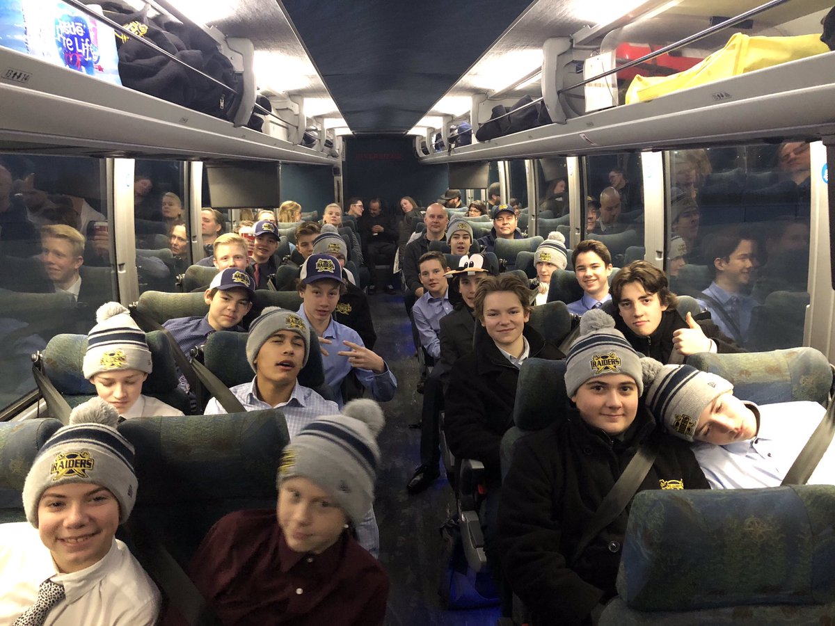 RaidersBears's tweet photo. Early morning #roadtrip to Lloyd for a Rural Conference game! Bears are loaded up &amp; made sure to #buckleupfortheBroncos 💛💚 #safetravels #gobears #raiderpride https://t.co/jrwBMyxoMl