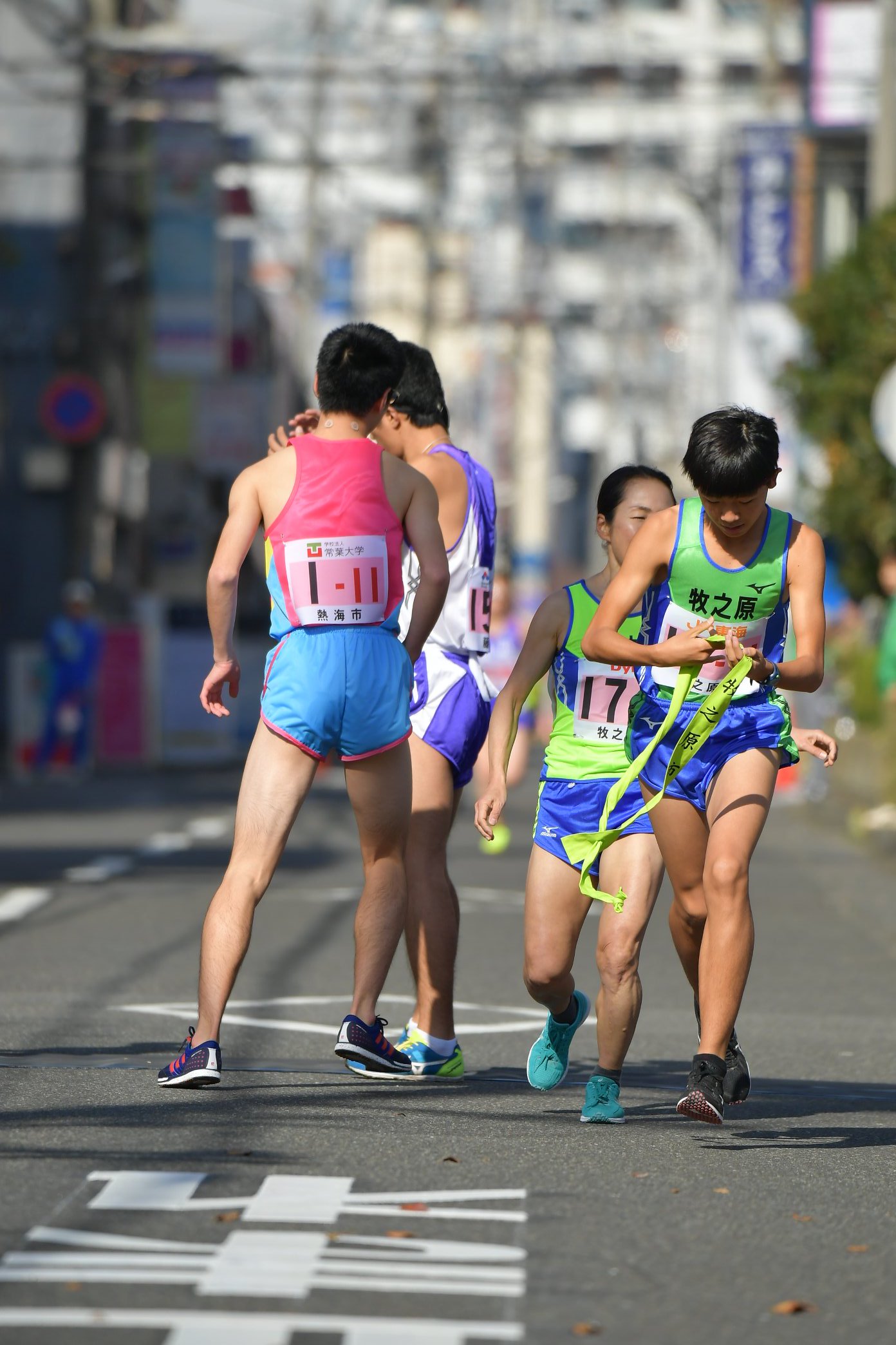 はし Ar Twitter しずおか市町対抗駅伝18 第10中継所 牧之原市 大石由美子 日機装 櫻井健人 常葉大菊川高 藤枝市 栗田泰葉 藤枝アスリートクラブ 大畑柊介 藤枝明誠高 吉田町 大石未咲 静岡吉田ac 村松亜蘭 藤枝明誠高 熱海市 布川大登 沼津市立高