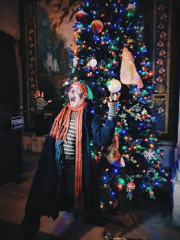 Quand tu sais que c'est déjà #Noël au Manoir de Paris et que tu n'as pas besoin d'attendre le 25 Décembre 🎄🎁

Découvrez le Père Noël est un Zombie de 15h à 18h30 🎅
Réservez dès maintenant en ligne : bit.ly/2KaA8hK ou sur place 🎟️