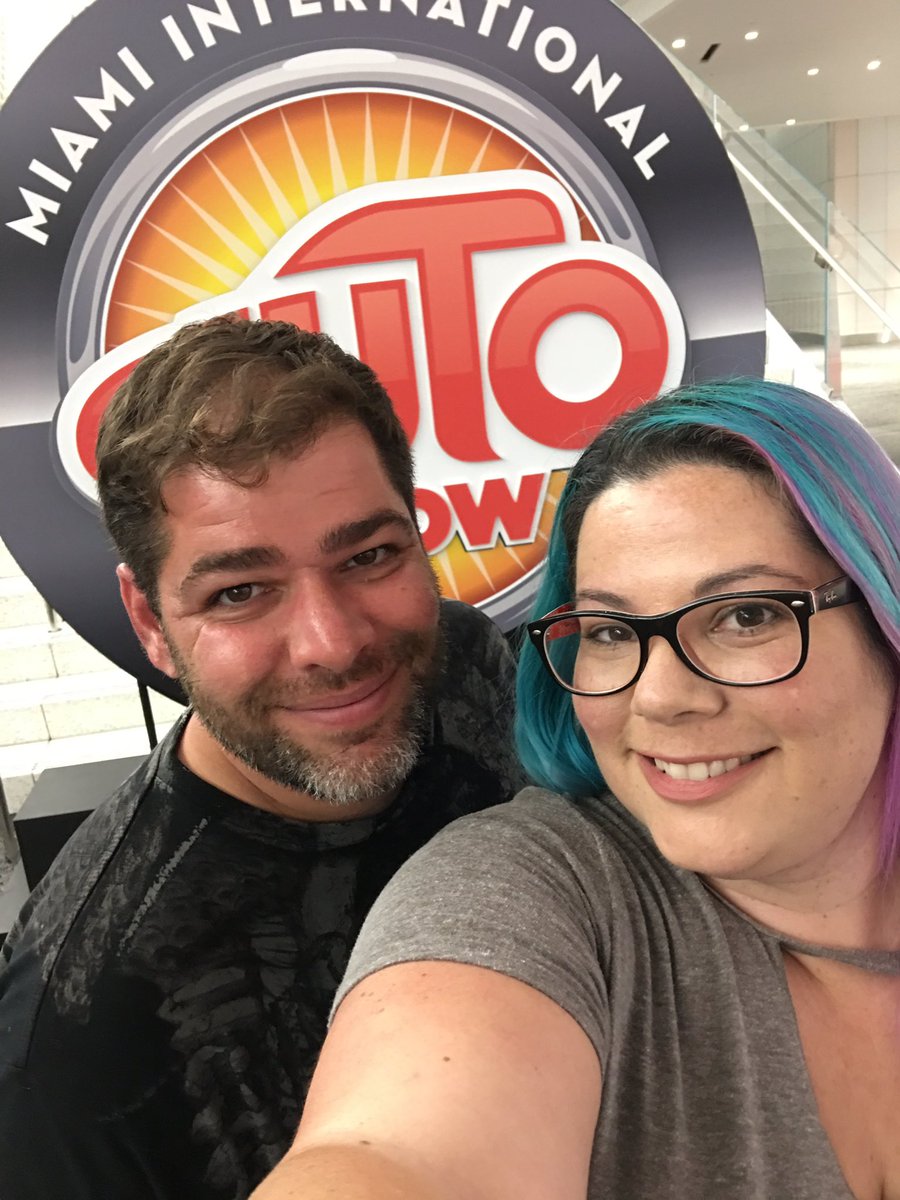 elysplace80's tweet photo. Hi Guys 👋 New Video is up! Go check it out 👍 Went to Miami InternationalAuto Show 😄#miamiinternationalautoshow2018 #miamiinternationalautoshow #autoshow #autoshow2018 #cars #lincolnnavigator #youtuber #plussizeyoutuber #purplehair #aquahair #miami #miamiyoutuber #vlogger https://t.co/1KRjGmLi8r