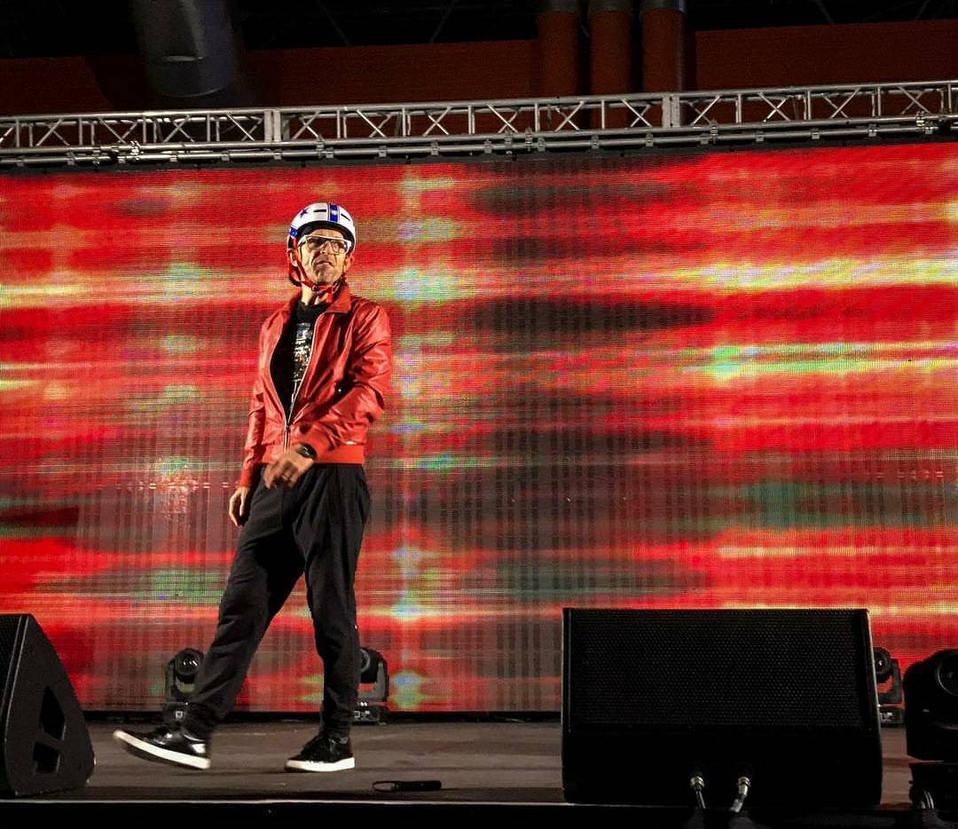 TechShowLive's tweet image. We're excited to watch @JasonBradbury on the #LIVESTAGE shortly! 💥 This is one heck of a show!

#UKDRONEANDTECHNOLOGYSHOWLIVE2018