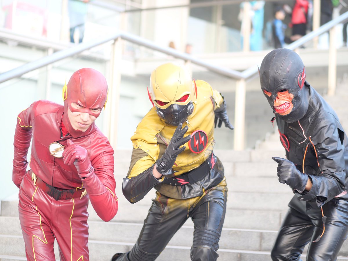 2日目3日目でearthX版リバースフラッシュのダークフラッシュしてまし