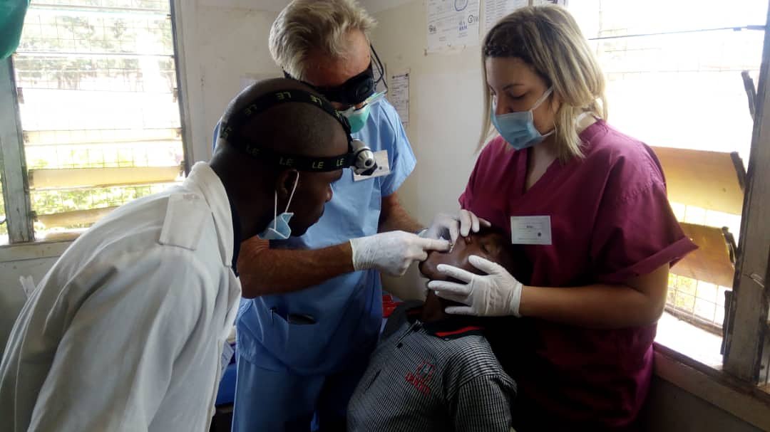 Bridge2Aid's tweet photo. 98% of dental problems presented to Bridge2Aid-trained Health Workers can be treated immediately #TrainingIsTheSolution https://t.co/x2LMQX7Nxg