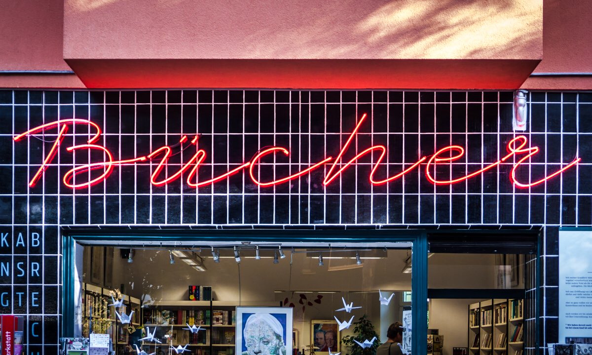 Berlin Typography Umlaut Of The Week New School Neon Typeinberlin Uotw