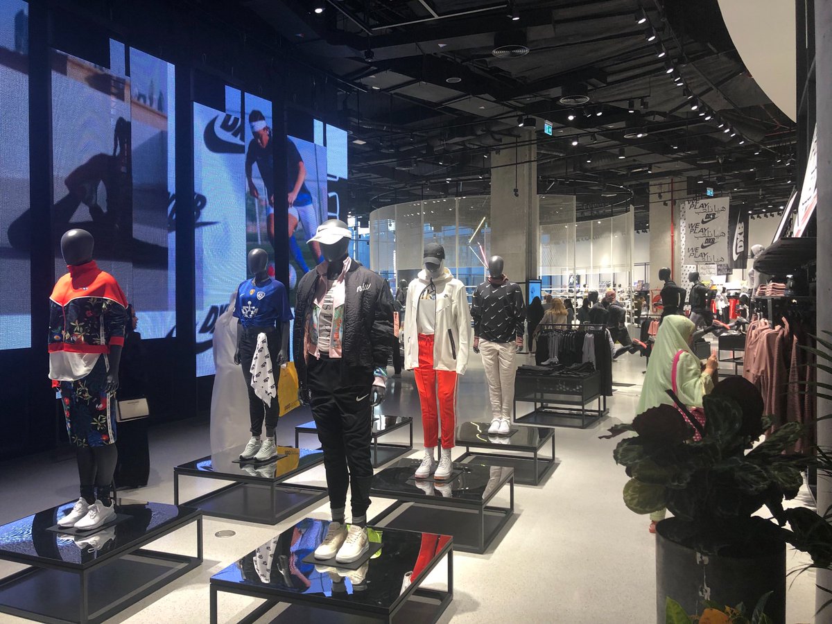 Tom Goodwin On Twitter I M In A Flagship Nike Store In A Dubai