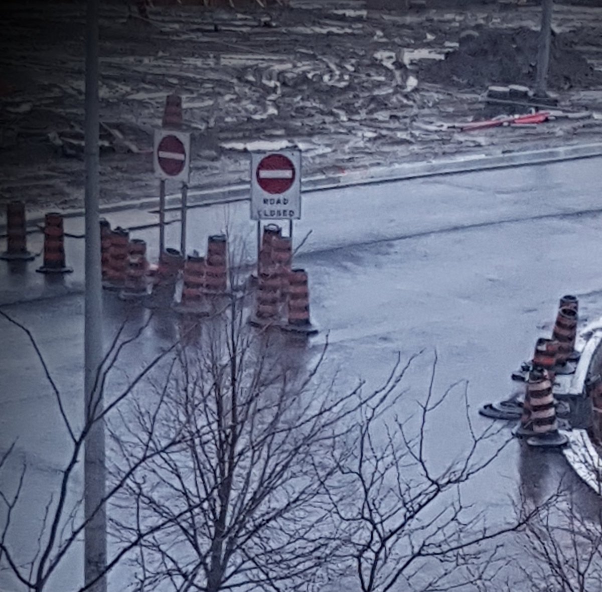 TPSAux22Div's tweet photo. Construction is year-round in #Toronto, so planning your trips ahead of time is key to getting where you need to go safely, and on time. Disobeying, moving or interfering with construction zone signs is not only #uncool but it's also unlawful and dangerous! #dontdoit #itsclosed https://t.co/K9UPOTGP8o
