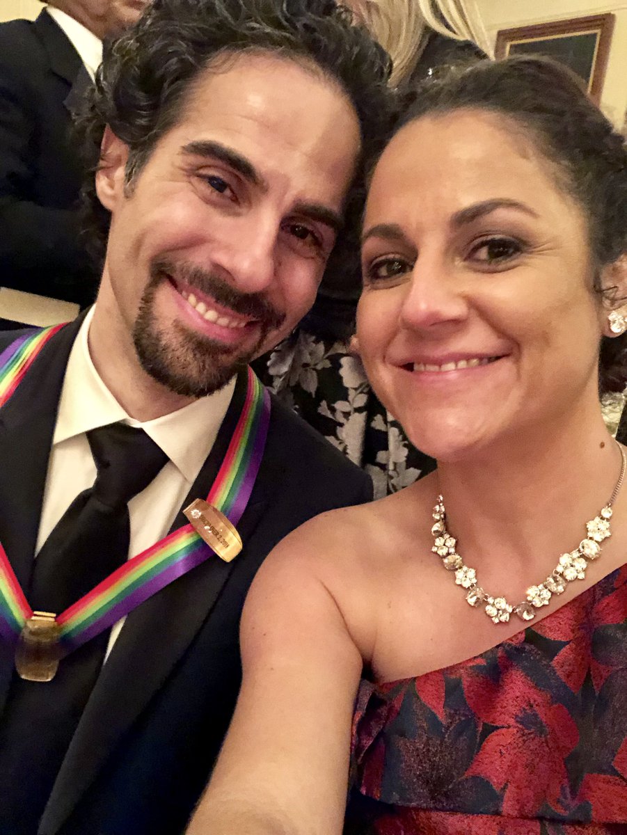 michi421's tweet photo. 🎶Pride is not the word I’m looking for...🎶 #KennedyCenterHonors https://t.co/9YNwkyvCPS