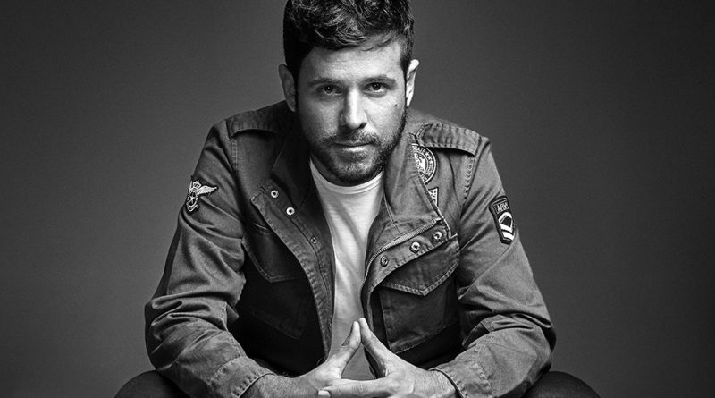 El cantante <a href="/PabloLopezMusic/">Pablo López</a> está nominado a Mejor Artista Español, Mejor Canción (El Patio) y Mejor Álbum (Camino, Fuego y Libertad).

Si es tu favorito, vota por él en cajondehistorias.com/2018/11/la-mej…