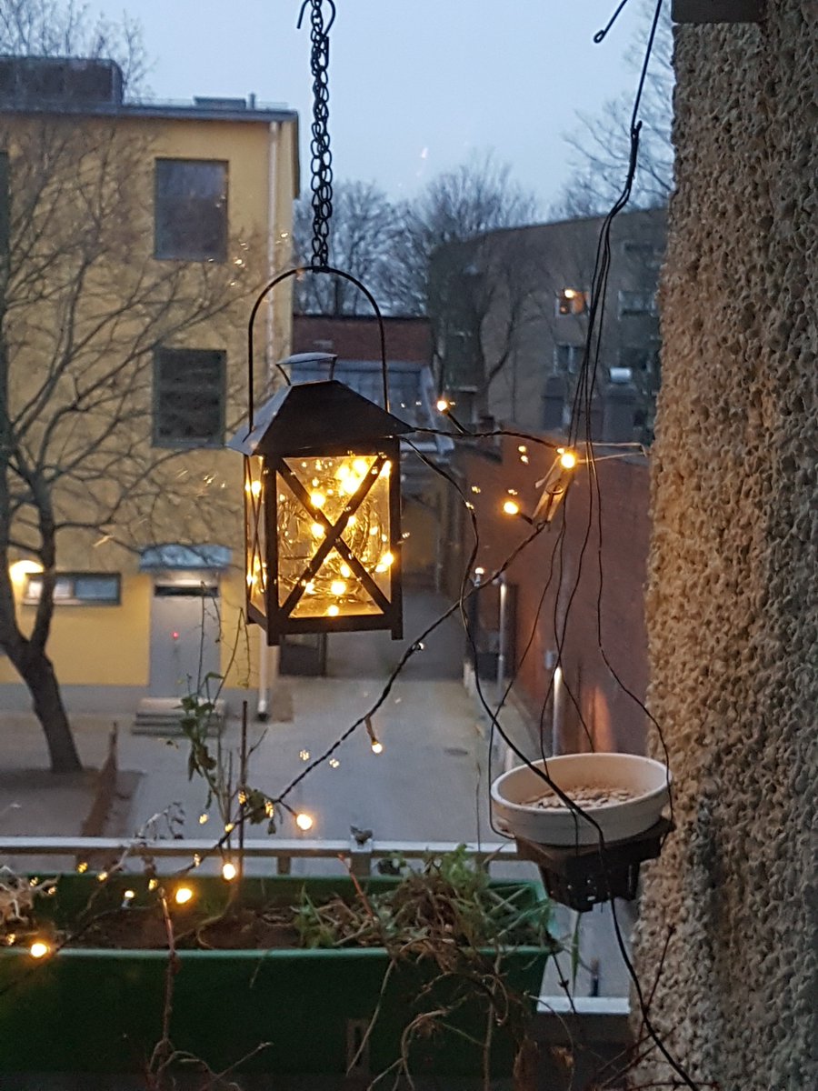 tweetyloop's tweet photo. I've dutifully waited until the 1st of advent to bring out decorations for this yule time. Mostly because I find rules/limitations help me get into the holiday spirit better. Some years I haven't been able to feel any xmas spirit until the final days before the eve. #makingeffort https://t.co/XjfxtgYHzl