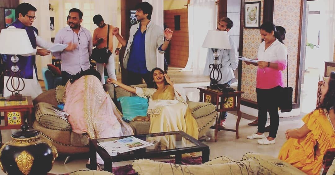 papasiddiqui's tweet photo. Hum ye nahi karna chahte the lekin hum majboor the 😤
#Bepannaah https://t.co/KJr0s9a79O