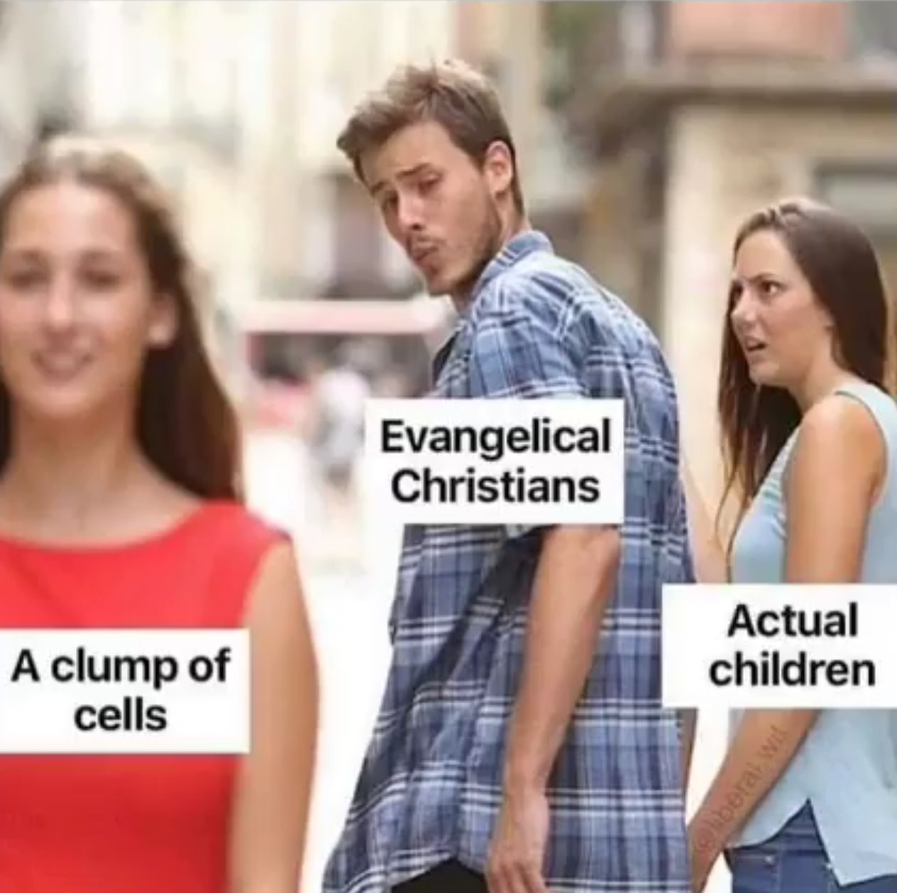 DtapuJcWoAAGQC2.jpg:large