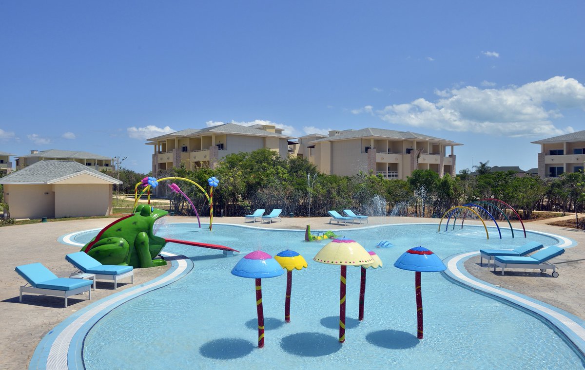 ParadisusVdro's tweet image. An awesome funny pool! Everything your child wants for the next holidays!
ow.ly/GBzH50jM4OC
#kidspool #FamilyConcierge