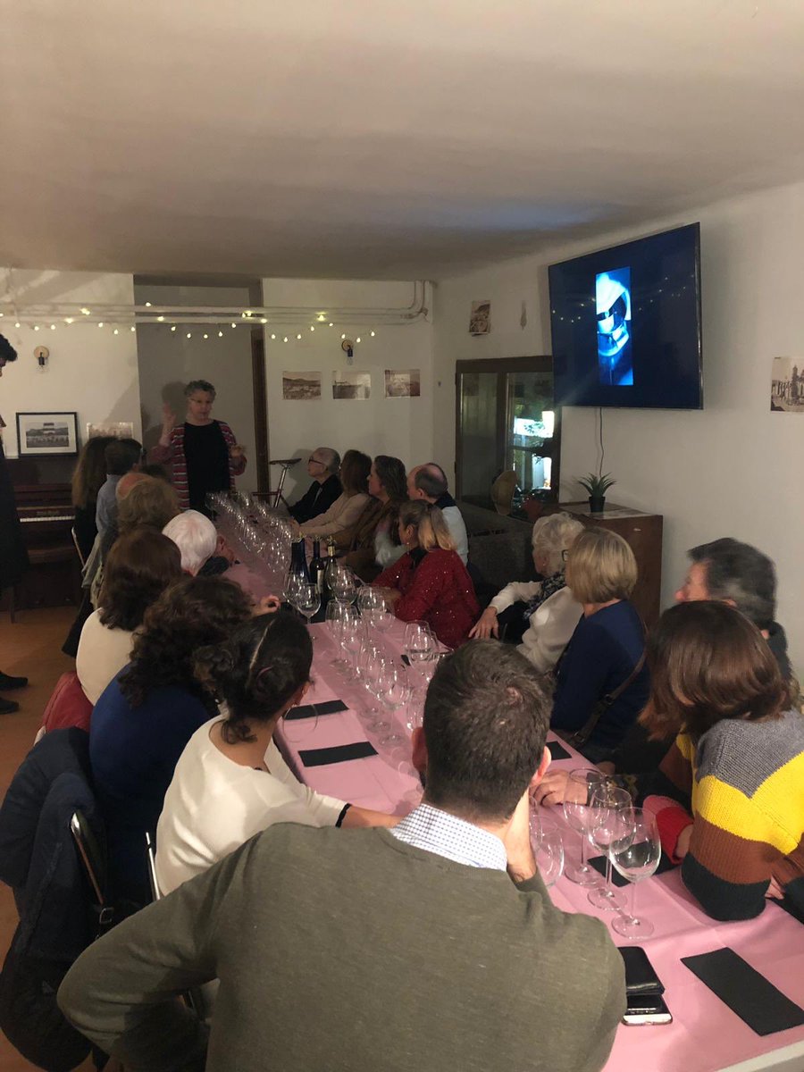 Disfrutamos de la cata comparativa de vinos volcánicos CANARIAS-HUNGRÍA Tarde mágica para todos los Asistentes! 🇮🇨🇮🇨