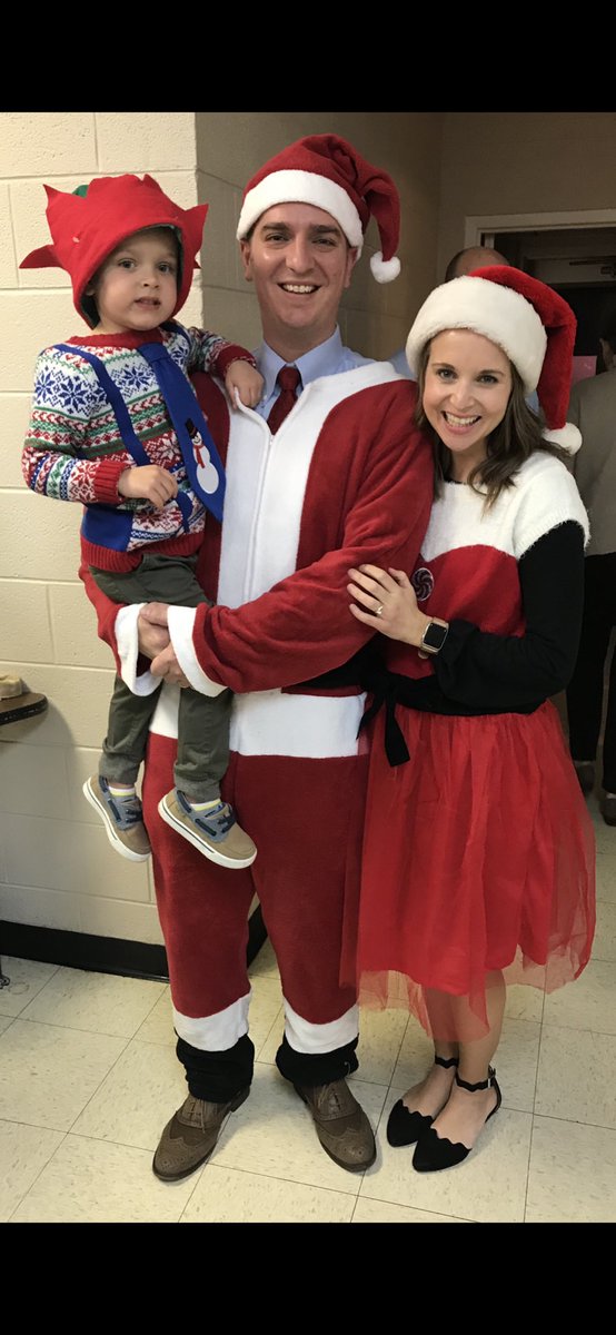tchartin's tweet photo. I’d really like to know what was going through Jack’s mind at this moment... We had a great time last night celebrating our leaders, committee, and adults who support YL in the NRV. I’m so thankful for each one of them. (I wish I had a picture of the whole crew!) #prayandgo https://t.co/vsAVojtRT6