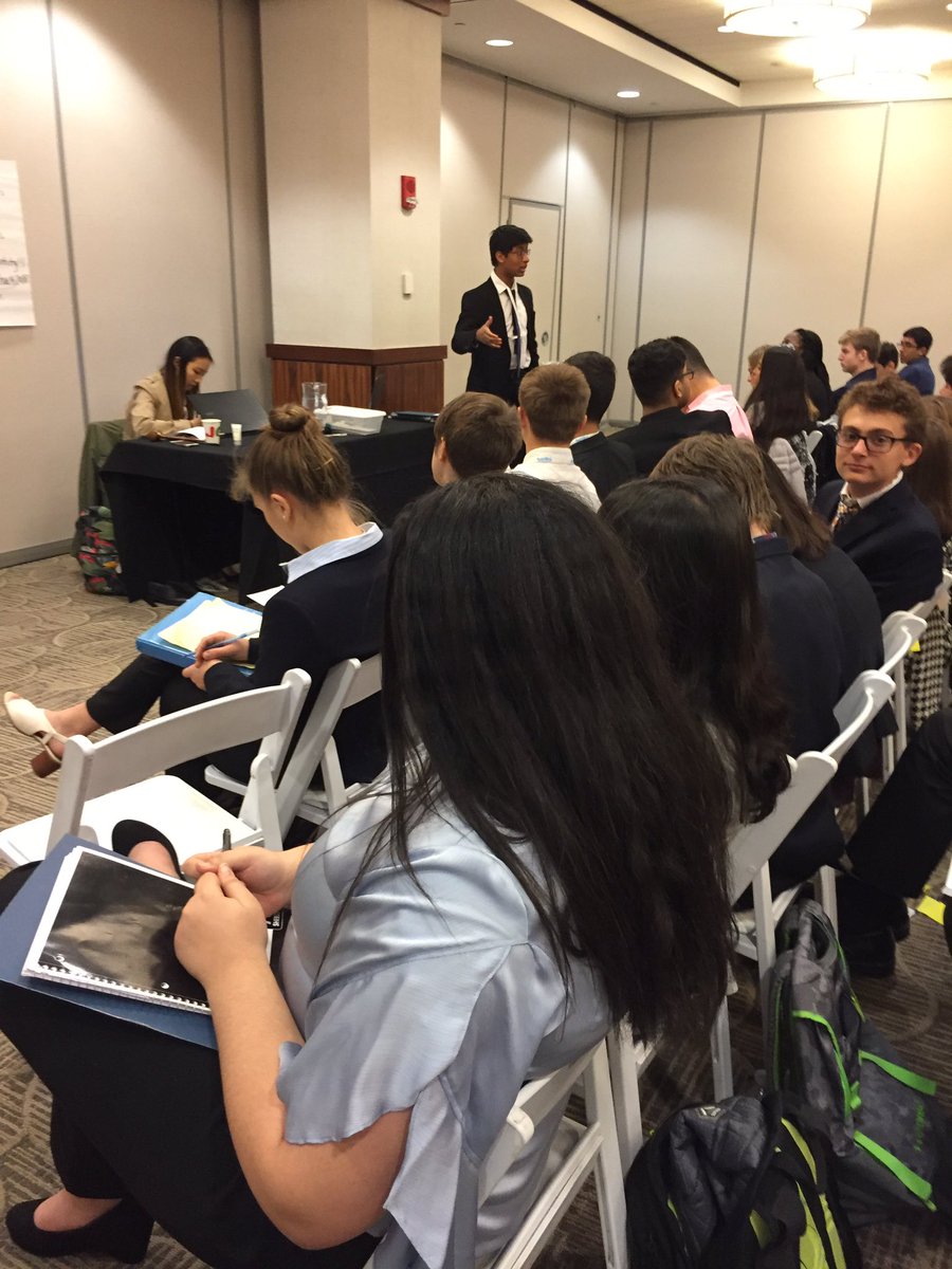 AshleyWarrenWWP's tweet photo. Day 3 of #RUMUN Highlights: Vignesh gave a speech in the Legal Committee & Lianne led talks with other nations in the Committee on the Status of Women. We are so proud of our student leaders! To celebrate, we ended the night with a #NorthMUN family dinner. On to Day 4! #wwpnorth https://t.co/e0hsxPuQgL