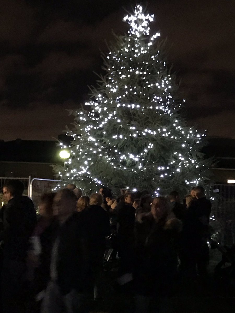 Amazing time <a href="/St_Raphs/">St Raphael's Hospice</a> for#lightupalife service &amp; turning on the Xmas tree lights! Remembering our brother in law Stuart who we lost recently, thank you so much for all you did for both Stuart &amp; my sister 💗