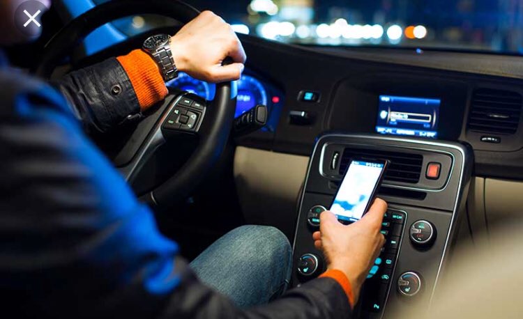 TrafficServices's tweet photo. Tough penalties January 1, 2019 for #NoviceDrivers. Have a G1,G2 or M1,M2 driver in your family or are one? #DistractedDriving laws in #Ontario are coming in just 4 for U. Higher fines + on 1st conviction 30 day DL susp, then 90, then they take your DL ^bm https://t.co/c4FmlK8FUG https://t.co/09bh8PvP6z
