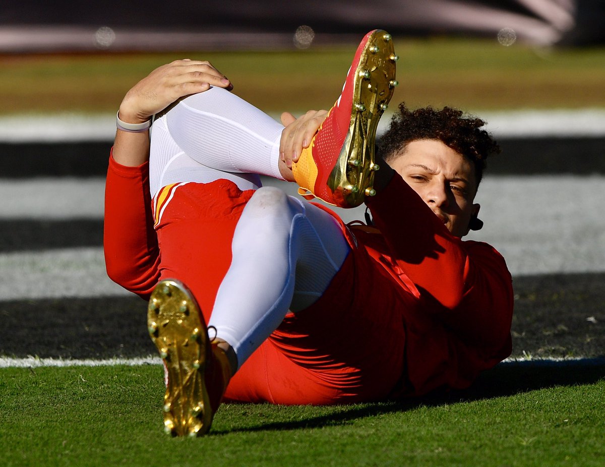 patrick mahomes football shoes