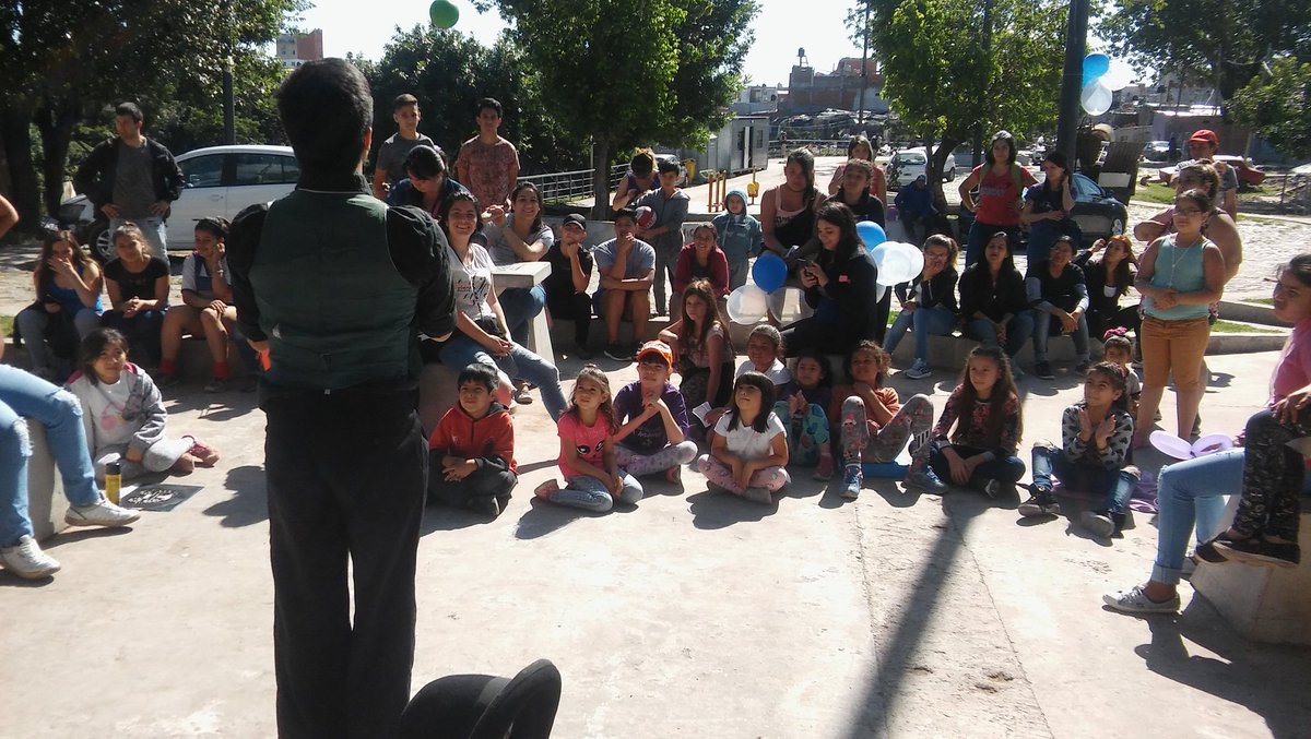 CPJuanaAzurduy's tweet photo. Ahora! Festejando el 4to cumple de nuestra querida Casa Cultural La Andariega en la 21/24, Barracas. Por muchos años mas construyendo vida digna! https://t.co/CVlG4GWDAm