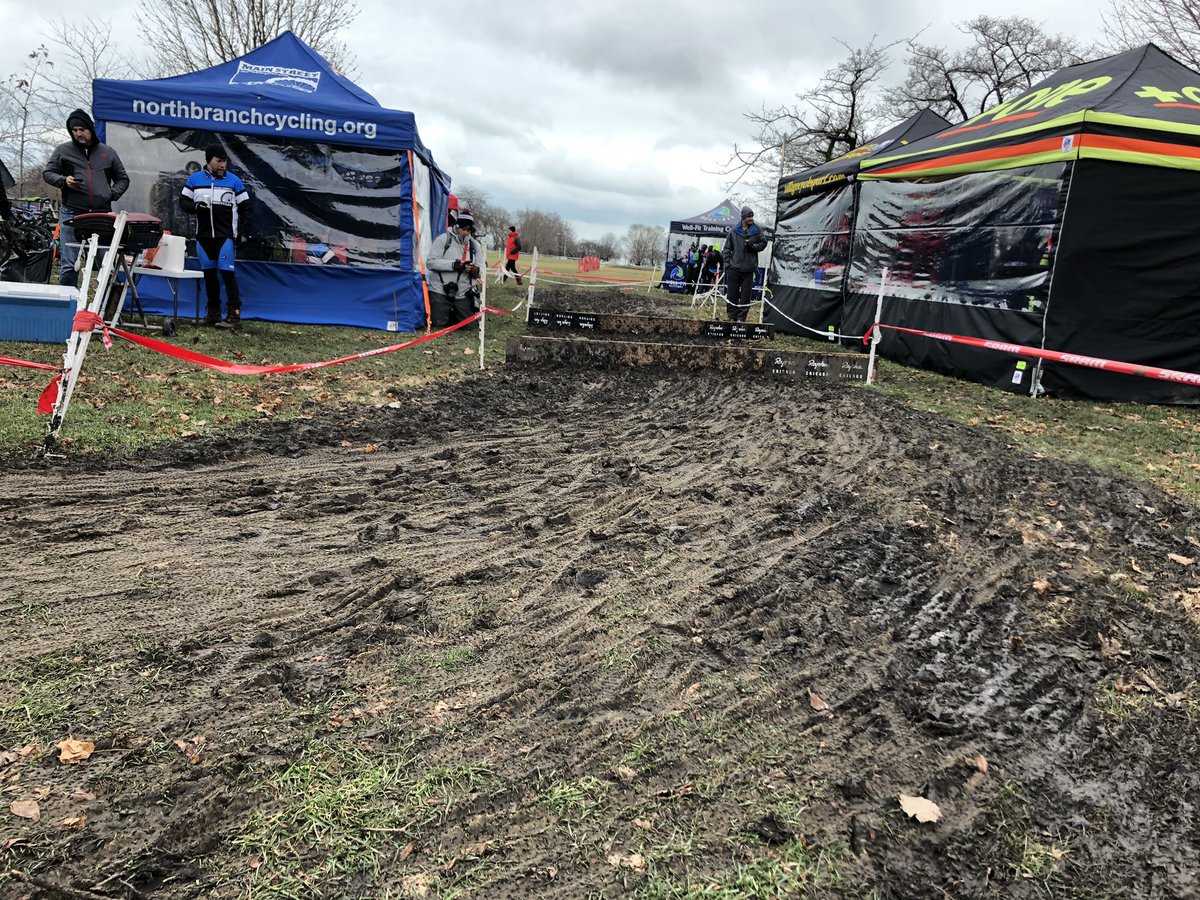 ChiCrossCup's tweet photo. #MontroseCX #muddyAF #atleastitsnotsnowing https://t.co/SKxuF9R3Pe