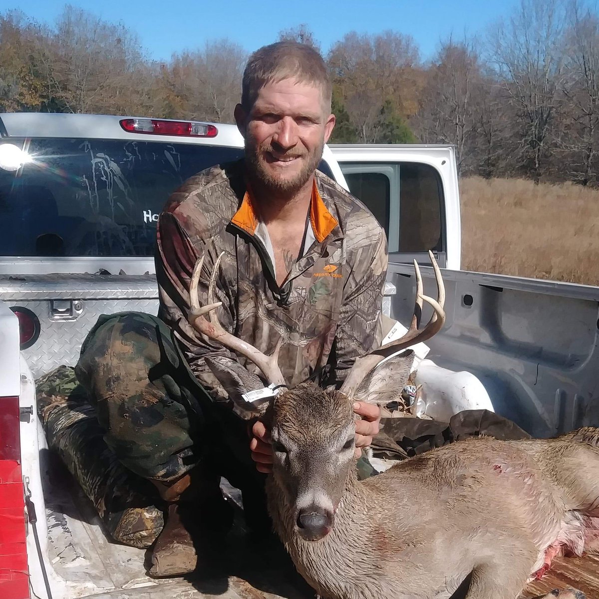 HectorQ25716814's tweet image. Outstanding! While I was at Church old Coty and his brother were out getting it done. Congrats boys! 
#deerhunting #deerseason #deerhunt #deerhunter #huntersofinstagram #texashunting