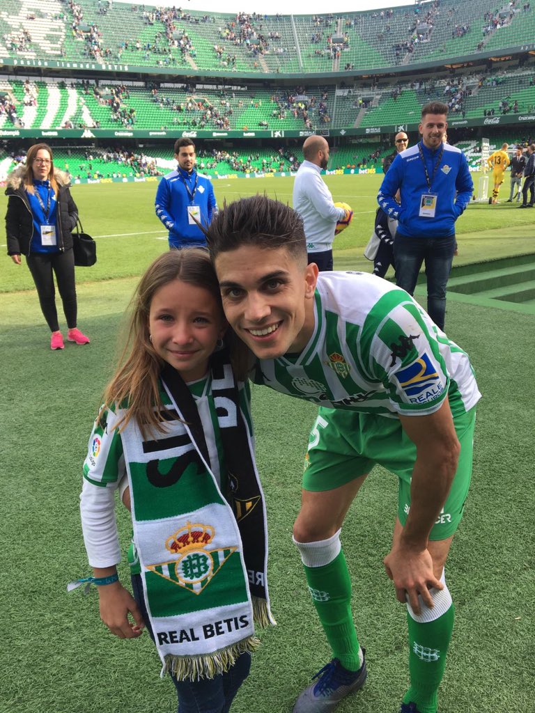MarcBartra's tweet photo. Tienes una hija que es un amor de niña! Esa mirada tan tierna que tiene no se olvida! Me llena mucho haberla hecho feliz. Abrazos!!! @lolifcb https://t.co/NZ05QJSO1h
