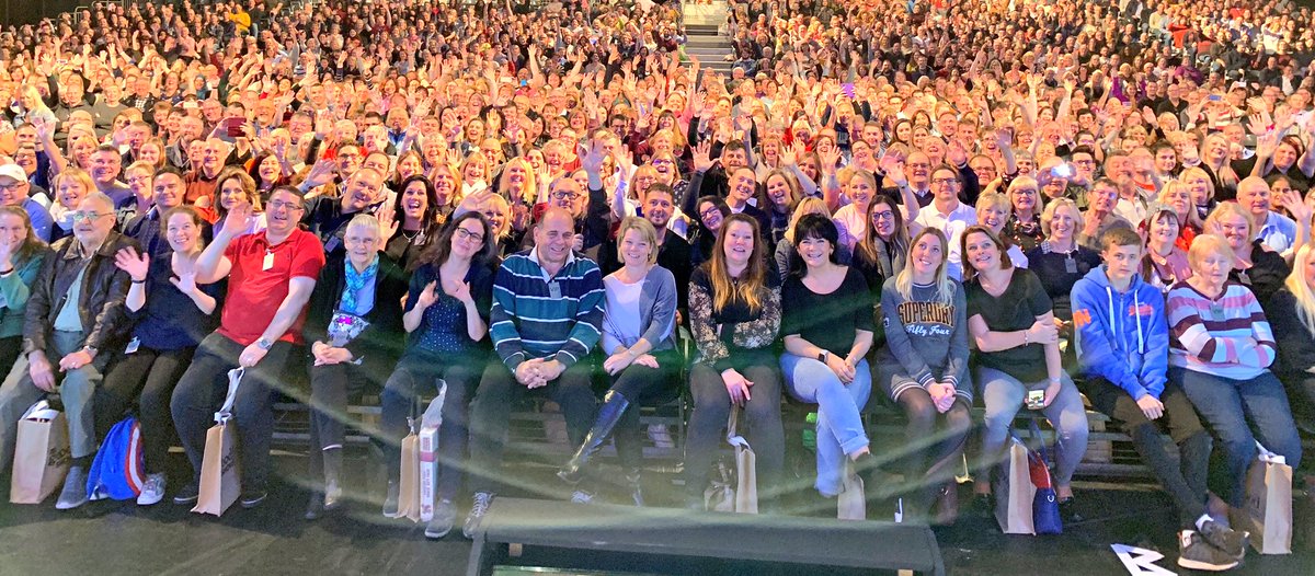 jamesmartinchef's tweet image. Busy day at the @BBCGoodFoodShow. Good to see you all and Mary Berry and @michelrouxjr #GFSWinter