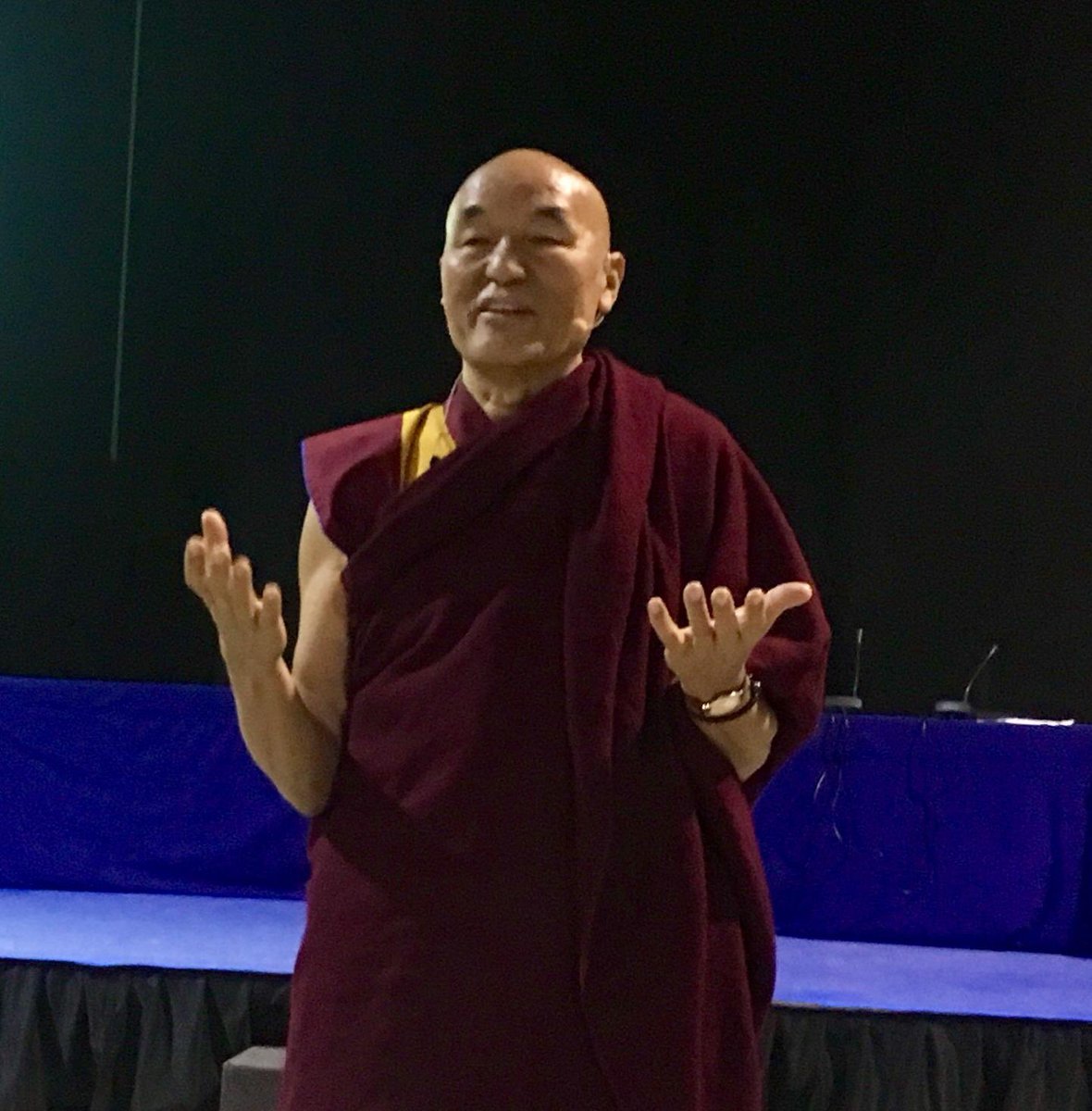 Magic_Fira's tweet image. El terapeuta Jose Mari Sarasola y el Lama Thubten Wangchen han sido los últimos que han pasado por el Auditorio 1 de la @fargahospitalet 
#MAGiC18