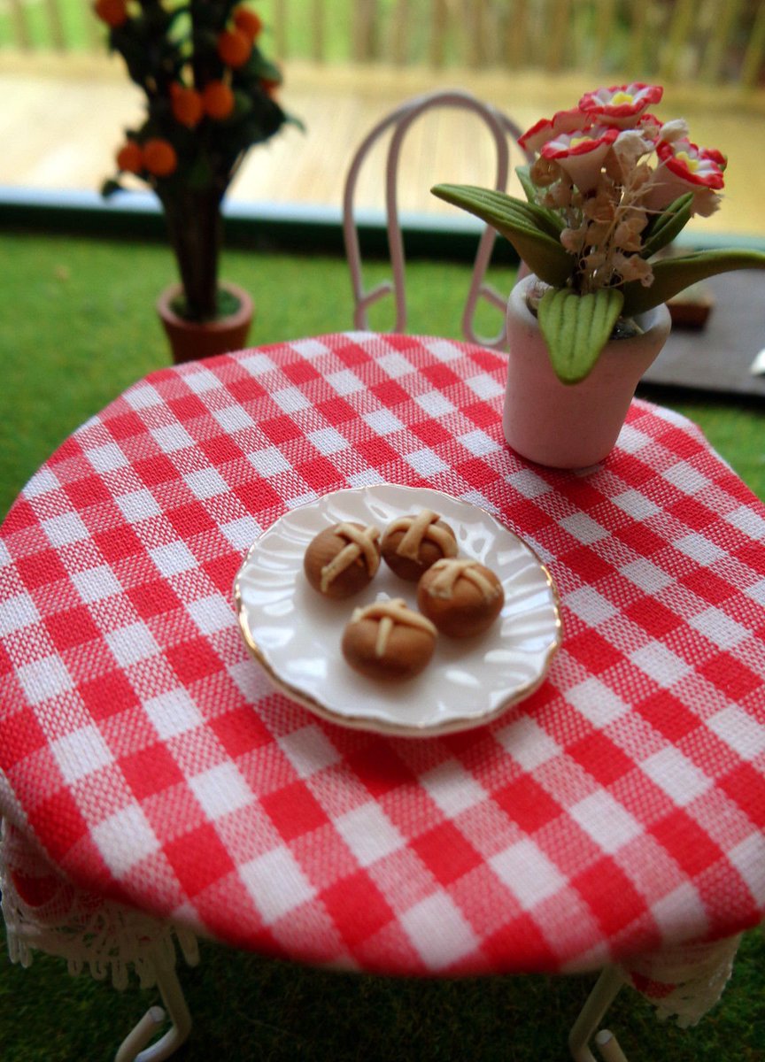 Fed up with #Christmas ? Why not get ready for #Easter instead with our pack of 4 #handmade #miniature #hotcrossbuns ! rover.ebay.com/rover/1/711-53…