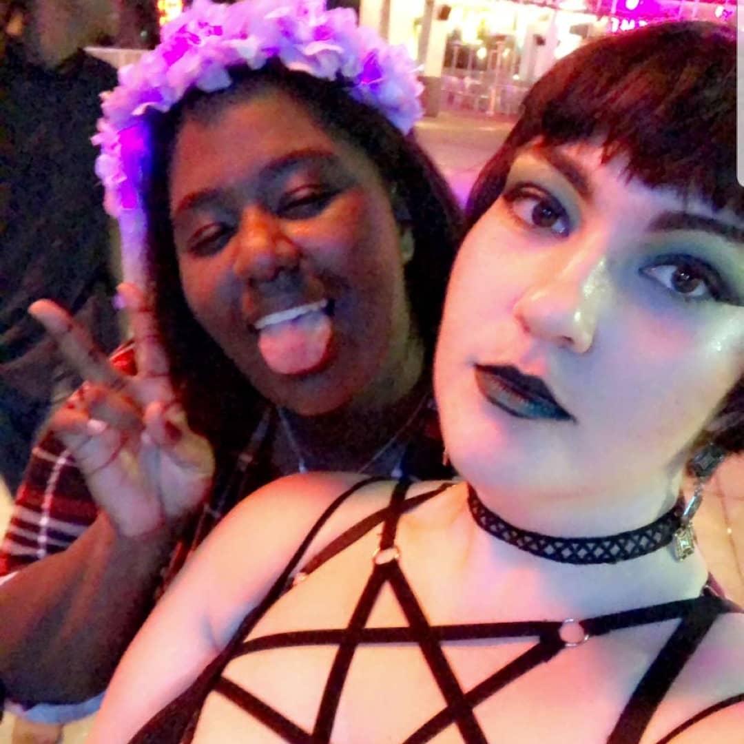 ShoefoneWeasley's tweet photo. But first... lemme take a selfie 😜🤳🏾💜 #thatlightingthough #RedCoconut https://t.co/3rDVIOpm9k