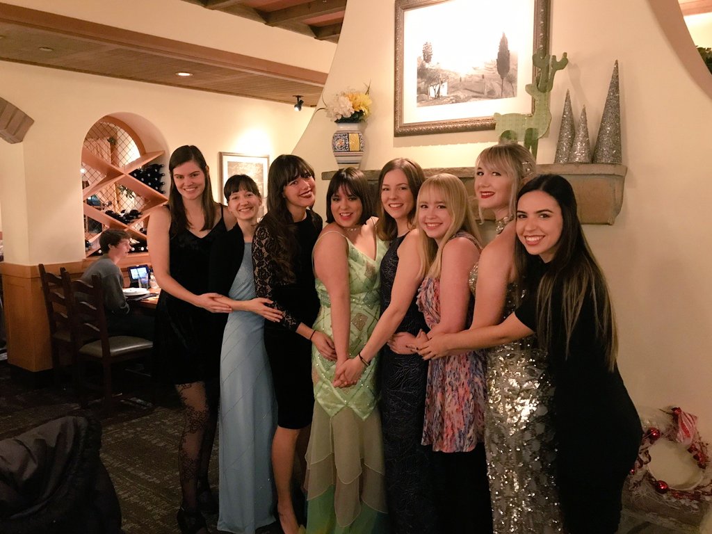 katiebethbug's tweet photo. 8-way date with these brilliant women last night for a stress-relieving #SecondChanceProm.
@lexiskylar95 @nooorebecca https://t.co/HlTkoOX7p2