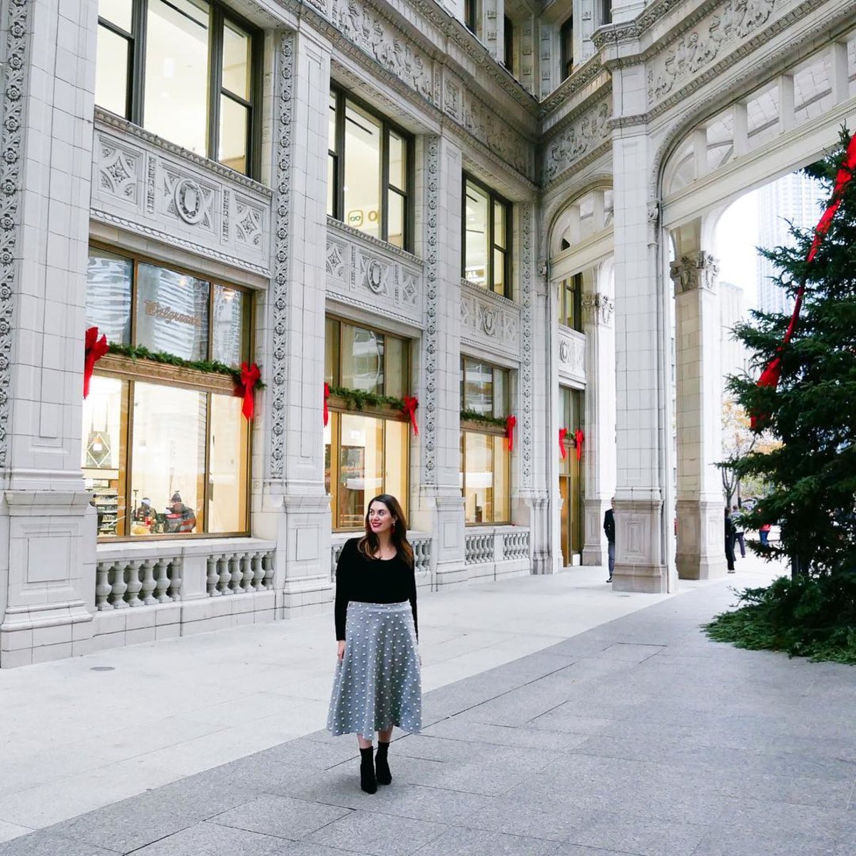 The Wrigley Building really knows how to deck the halls—we love it. (photo via @kaitlin.hughes)