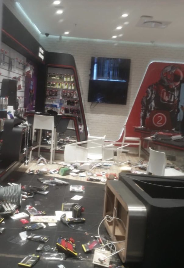 So the EFF “superior logic” brigade were at their best today in Limpopo. They trashed a Vodacom store to make their point. They traumatized staff and conducted themselves with criminal intent. This is fascist behavior of the worst kind.
