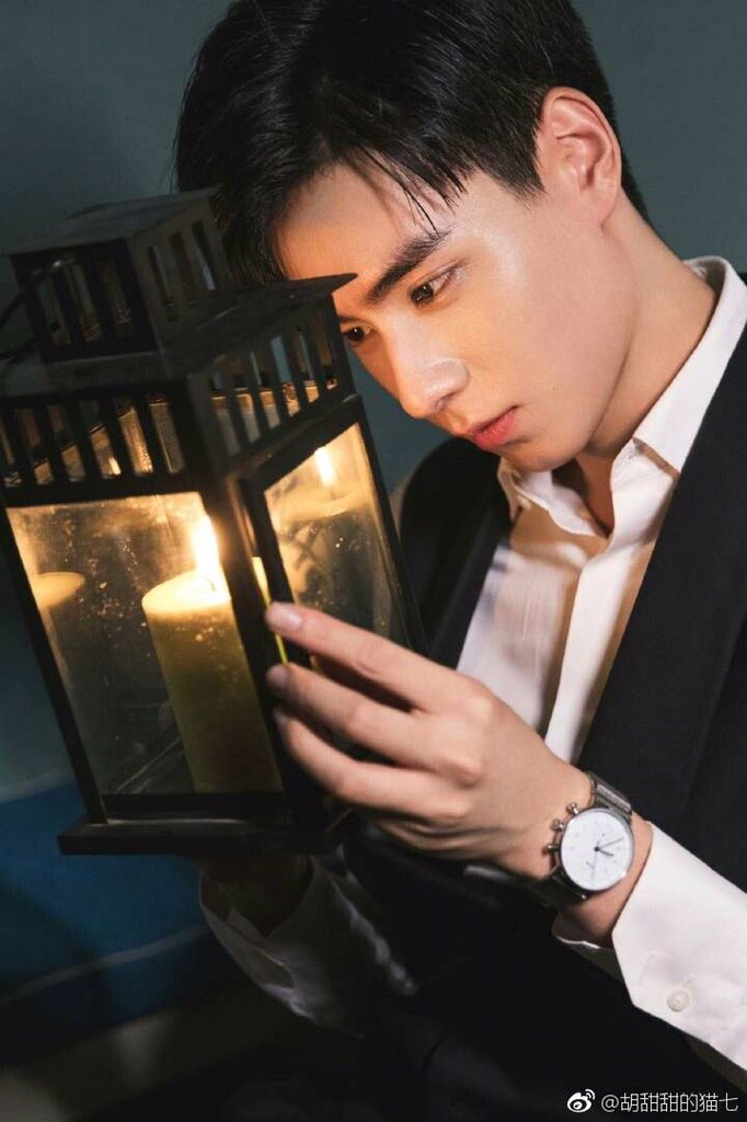 HuYiTianThai's tweet photo. สวัสดีเดือนธันวาคมค่ะ คิดถึงเหล่าหูกันมั้ยเอ่ย? เดือนนี้พิเศษยังไงน้าาา❤️  มาร่วมอวยพรวันเกิดให้อี้เทียนไปด้วยกันนะคะ ใช้แทกนี้ได้เลย #HappyHuyitianDay
#胡一天 #HuYiTian #huyitianthailand #ALoveSoBeautiful
Cr. On pic https://t.co/9TF9pg89mH