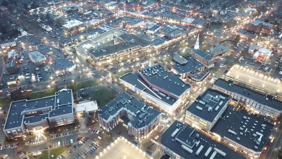 cuzkc's tweet photo. #bluebacksquare #westhartfordcenter https://t.co/QQuqZNJFl9