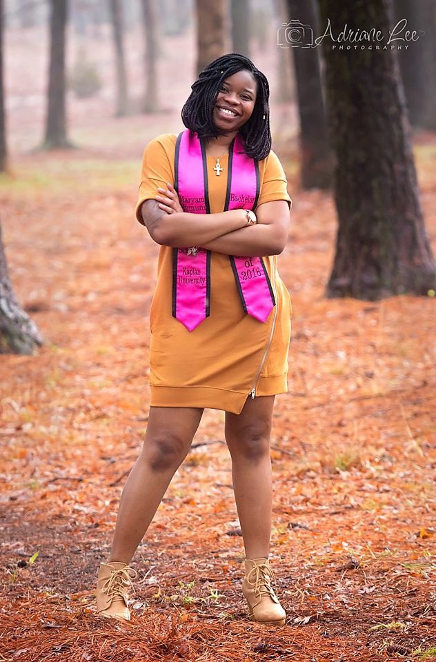AdrianeKohn's tweet photo. College graduates need pictures too! #graduation #collegegoals #bossbabe https://t.co/GatfoGV3pp
