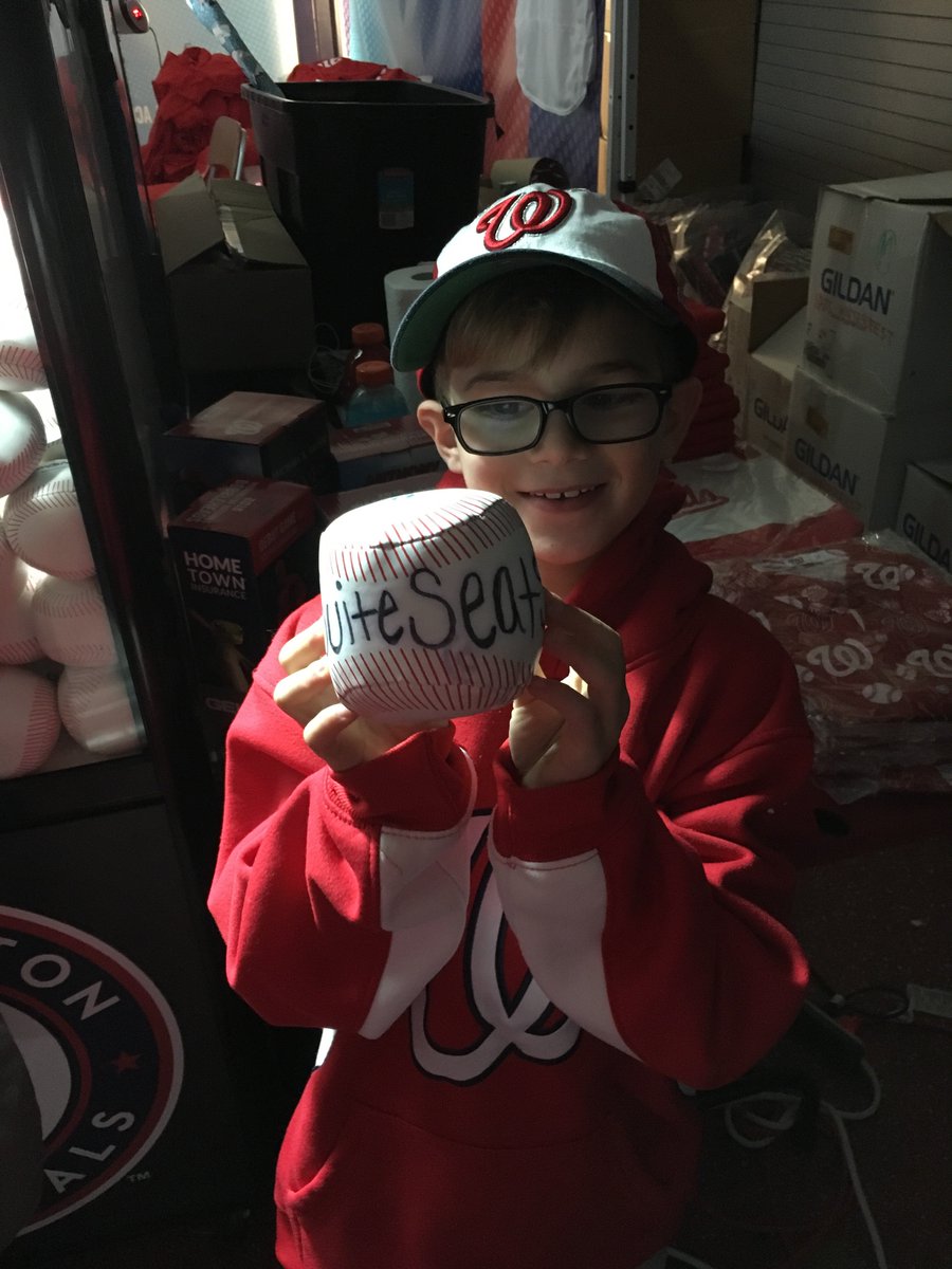 stefany13's tweet photo. Success at the @masnNationals booth! @In2Nats @sweetpearacer #SwagGrab https://t.co/jdUEeO2HTP