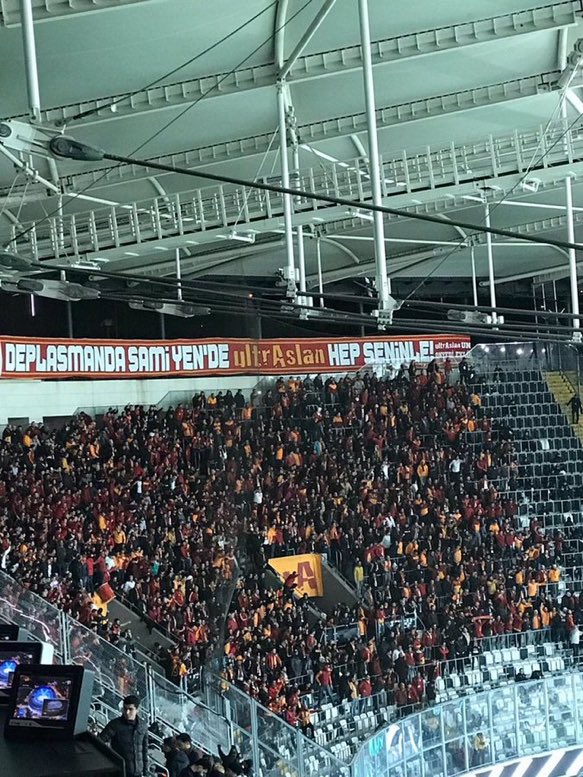 Galatasaray tribünü Beşiktaş'ta.