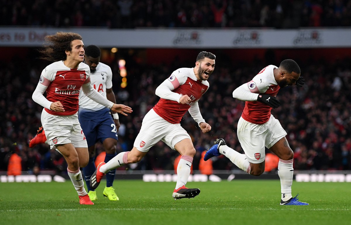 FOXSoccer's tweet photo. 10'- Arsenal 1-0 Tottenham 
30'- Arsenal 1-1 Tottenham 
34'- Arsenal 1-2 Tottenham 
56'- Arsenal 2-2 Tottenham 
74'- Arsenal 3-2 Tottenham
77'- Arsenal 4-2 Tottenham 

What. A. Comeback. https://t.co/62Pv3G53ec