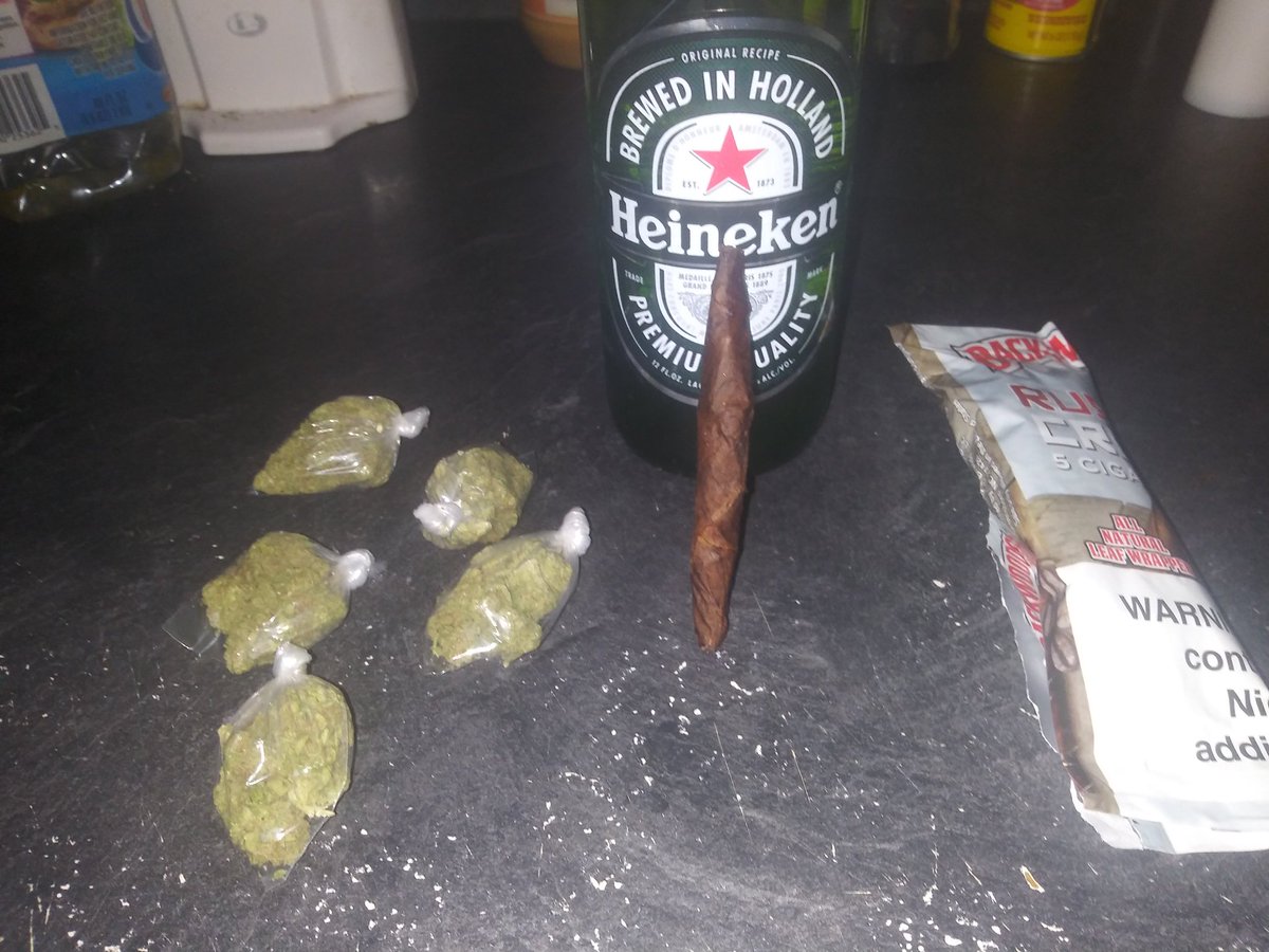 MichaelStringf5's tweet photo. #SipAnSmoke Sessions Wit @itsflipjackson @MikecuzzoA @IAmGod/Instagram https://t.co/G7ilaWGtdt
