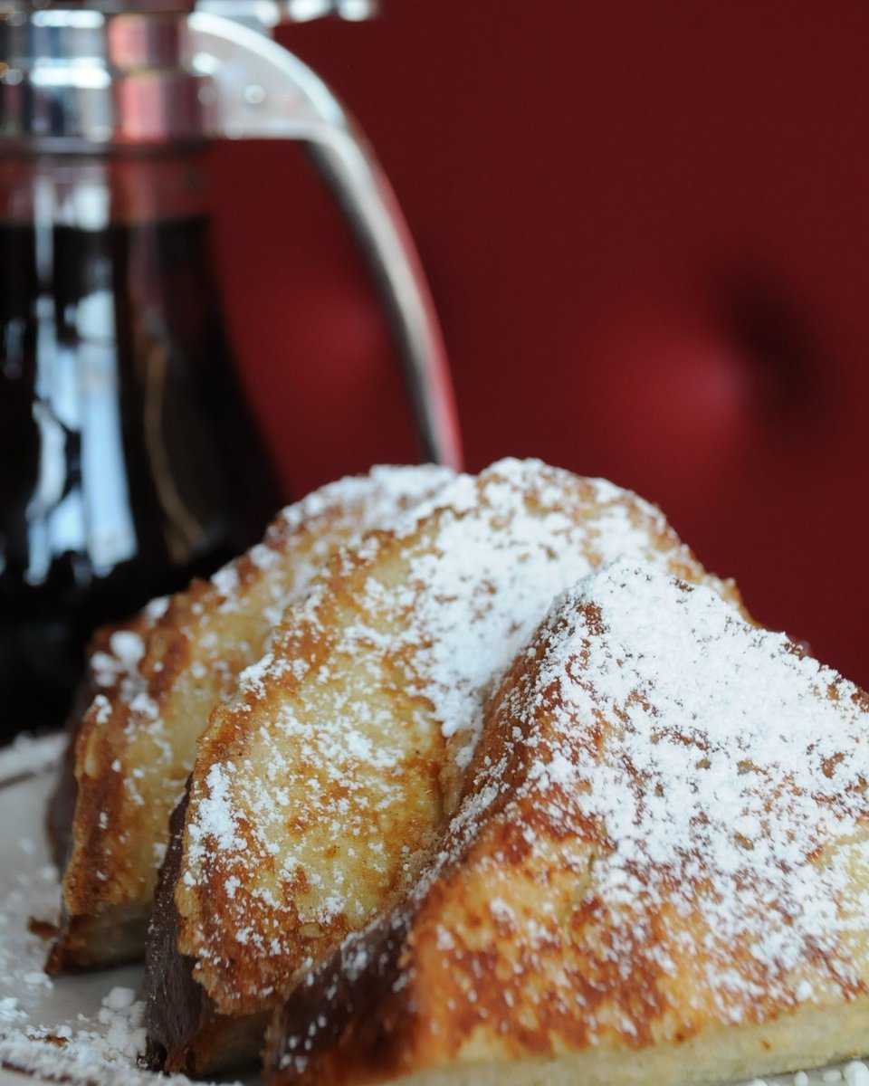 badwaitressmpls's tweet photo. With JUST the right amount of powdered sugar, our "French Toast" is a must-try dish! Try it today at either #BadWaitress location! #local #gourmet #frenchtoast #brunch #breakfast #lunch #Minneapolis #Uptown #Northeast #EatStreet #snowday #spyhousecoffee https://t.co/FUsGK2pMxD