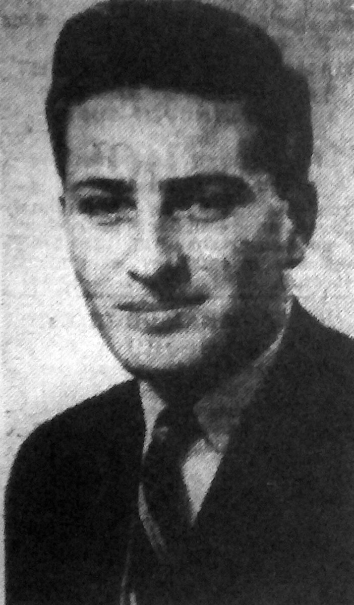 YTFCArchive's tweet photo. Our little Stato has been lurking around old newspaper archives!! Anybody name this gentleman?? He did play for the Glovers but when???? https://t.co/FNPd1LMoX5