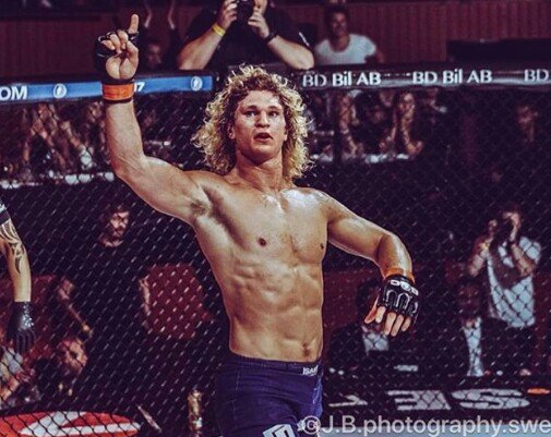 🇸🇪 #SuperiorChallenge18 saw Josh Barnett protégé &amp; top LHW prospect Karl Albrektsson (8-2) wreck former UFC fighter Josh Stansbury (8-5) late in the 1st via GnP. Former UFC fighters Nico Musoke (14-5) &amp; David Bielkheden (26-12) also picked up wins.

UFC need to sign Albrektsson.