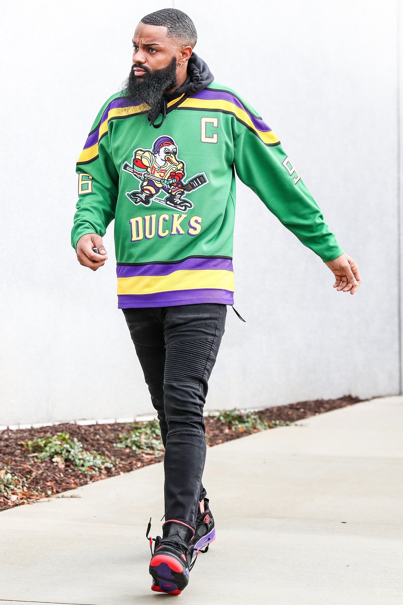 Def Pen Sports on X: Justin Hardy arrived in the Mighty Ducks Charlie Conway  hockey jersey 🦆 #InBrotherhood  / X