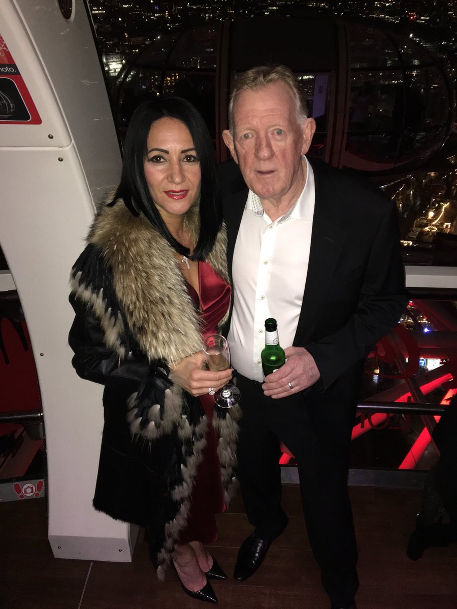 MBGleed's tweet photo. Thank you to all ⁦@Daikinuk⁩ for a wonderful night! Starting with cocktails in London eye and dinner/dance on silver sturgeon riverboat! #goodtimehadbyall 😍 https://t.co/vUjt61JXF1