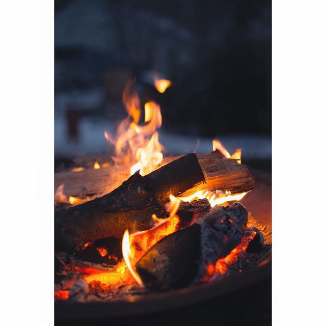 the best thing about a winter campfire is everything / bethel, ct
.
.
.
#winter #campfire #newengland #ct #connecticut #getout #getoutstayout #getoutside #outdoors #nelust #latergram #newenglandliving #scenesofnewengland #fire #cold #warm #winterthings #… ift.tt/2QyHm4A