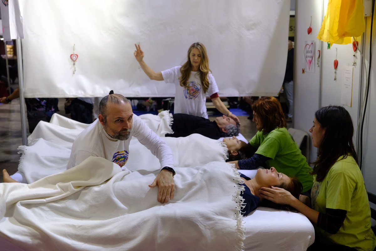 fargahospitalet's tweet image. ⭐🕯🔮Recta final del @Magic_Fira! 

Hi som fins les 21 h!

#Magic2018 #MAGiC18 #LaFargaLH #LHospitalet