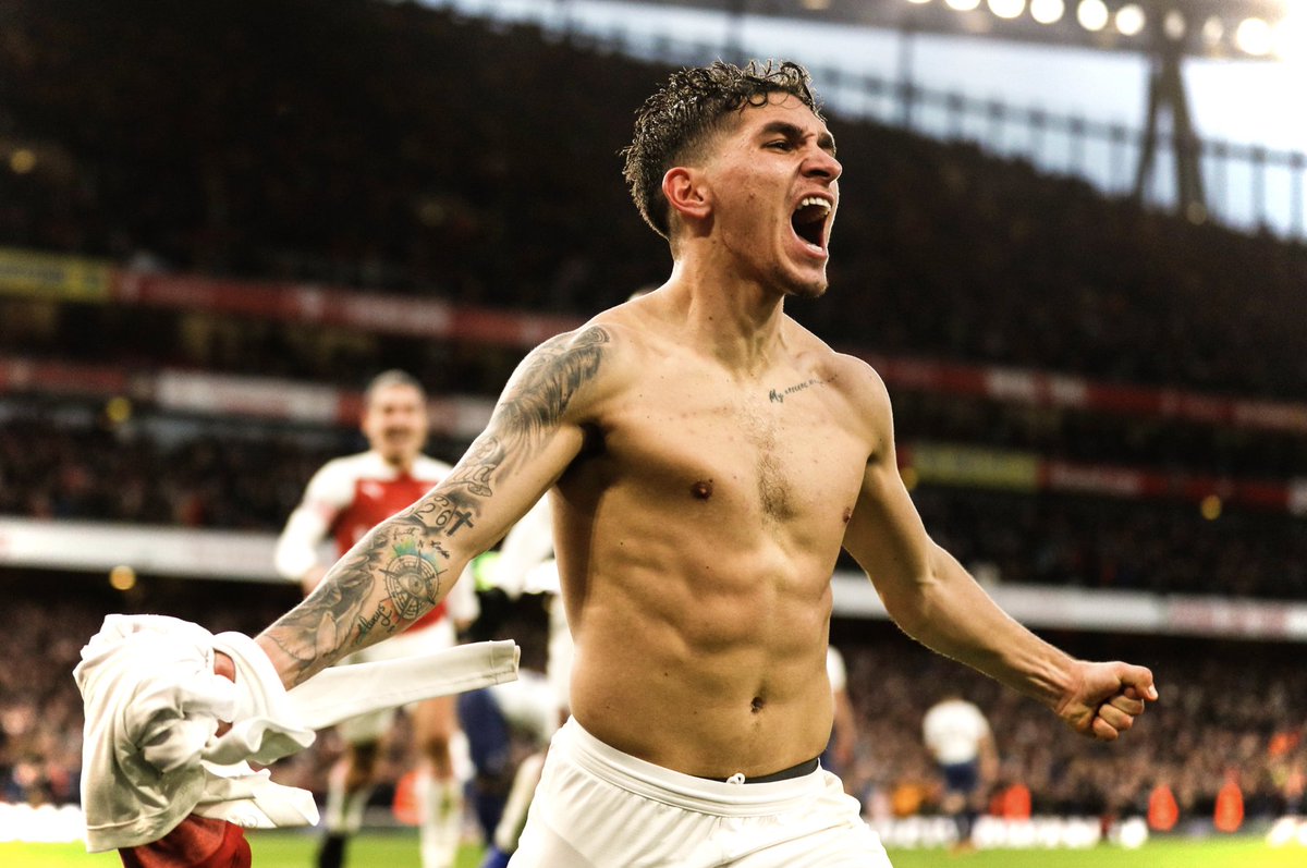 brfootball's tweet photo. It meant a lot to @LTorreira34 🔴 https://t.co/vzlPlfb5db