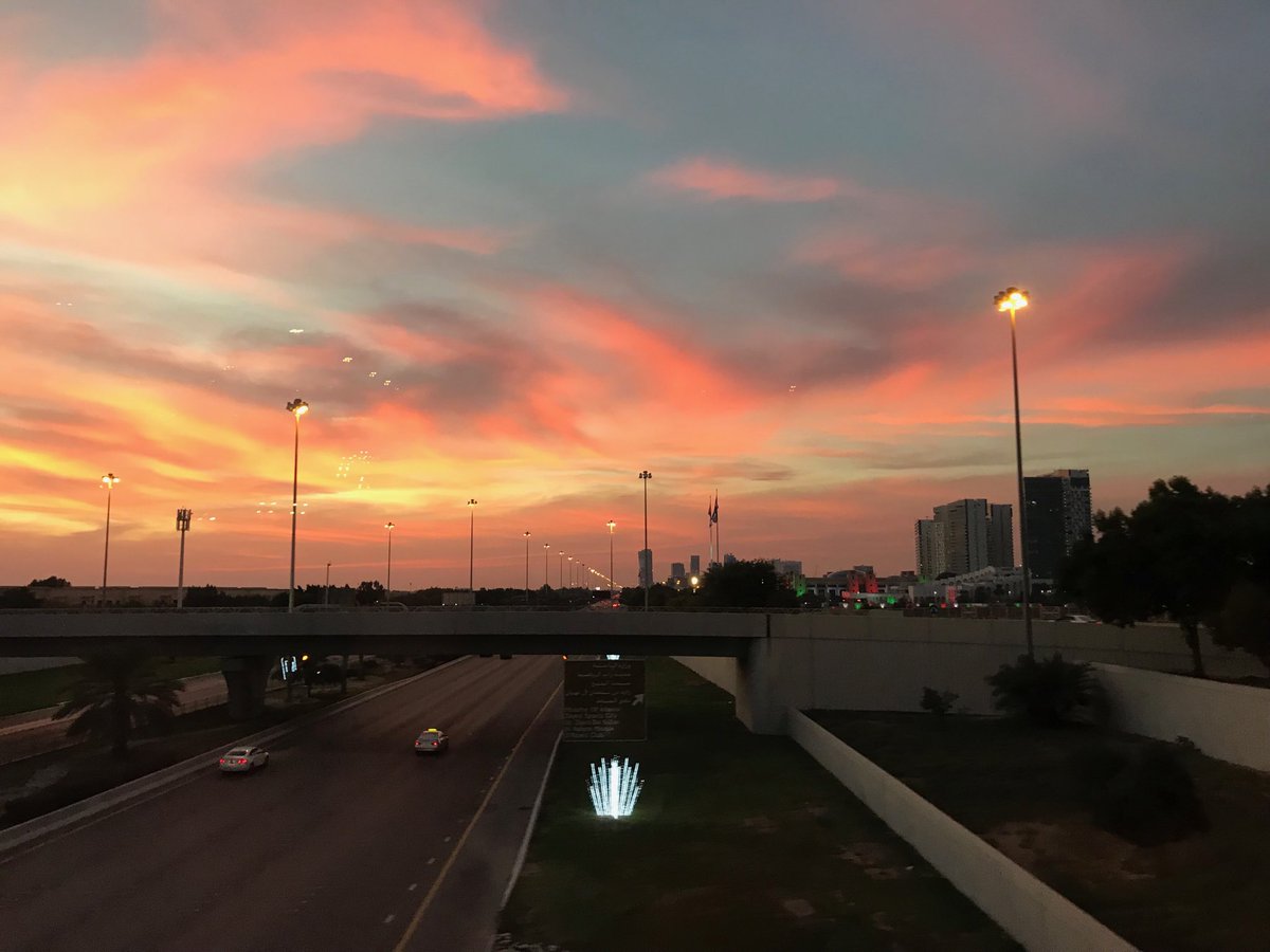 AusAmbUAE's tweet photo. The sky over #AbuDhabi on 🇦🇪 National Day! ⁦@MOFAUAE⁩ @dfat ⁦@VisitAbuDhabi⁩ https://t.co/02OxDRxy0e